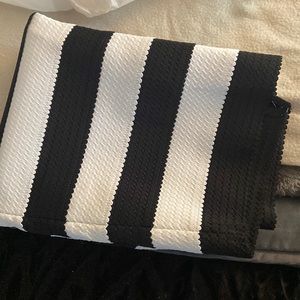 Express Black & White Stripe Scalloped Bandage Elastic Midi Skirt Size Small New